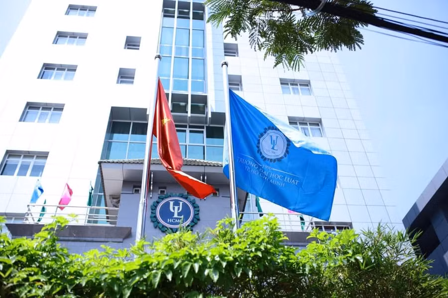 Trường ĐH Luật TPHCM 