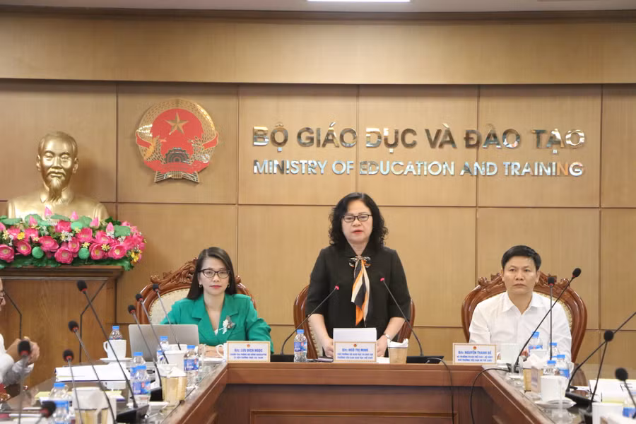Thứ trưởng Ngô Thị Minh - Trưởng Tiểu ban Giáo dục thể chất, Hội đồng Quốc gia giáo dục và phát triển nhân lực phát biểu kết luận hội thảo. Thứ trưởng Ngô Thị Minh - Trưởng Tiểu ban Giáo dục thể chất, Hội đồng Quốc gia giáo dục và phát triển nhân lực phát biểu kết luận hội thảo.