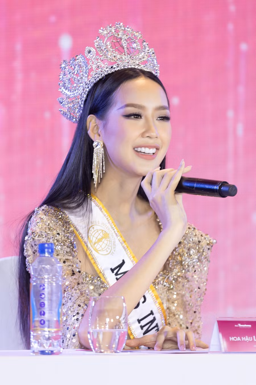 Hoa hậu Liên lục địa 2022 Lê Nguyễn Bảo Ngọc làm giám khảo cuộc thi Hoa hậu Việt Nam 2022.