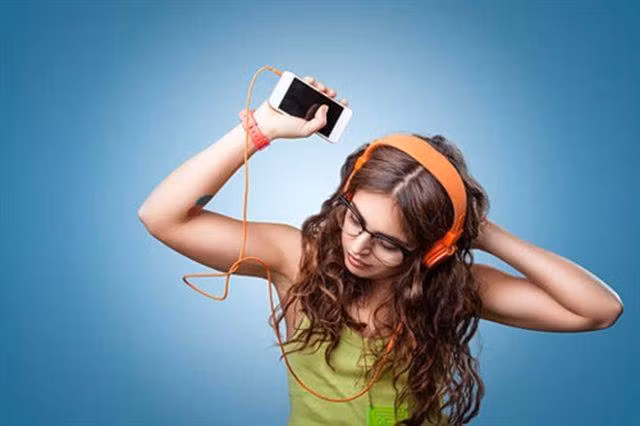Cô gái 20 tuổi bị điếc đột ngột chỉ vì thường xuyên đeo thứ này khi ngủ-2