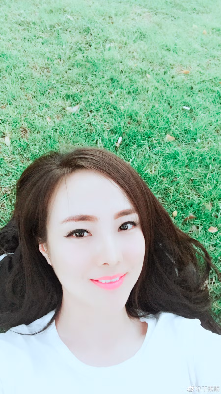Không thể tin nổi Nữ hoàng khoe thân Can Lộ Lộ ngày nào giờ đây lột xác hoàn toàn, e ấp như thiếu nữ 18 thế này - Ảnh 12. Không thể tin nổi Nữ hoàng khoe thân Can Lộ Lộ ngày nào giờ đây lột xác hoàn toàn, e ấp như thiếu nữ 18 thế này-14