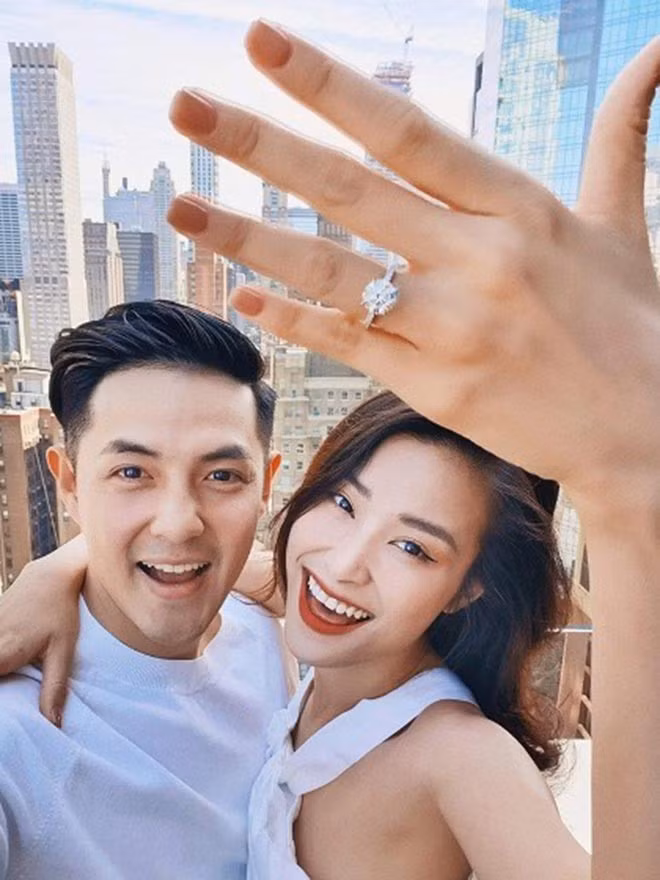 Chồng sắp cưới của Đông Nhi: Gia thế khủng nhưng sống giản dị, không màng danh tiếng - Ảnh 1.