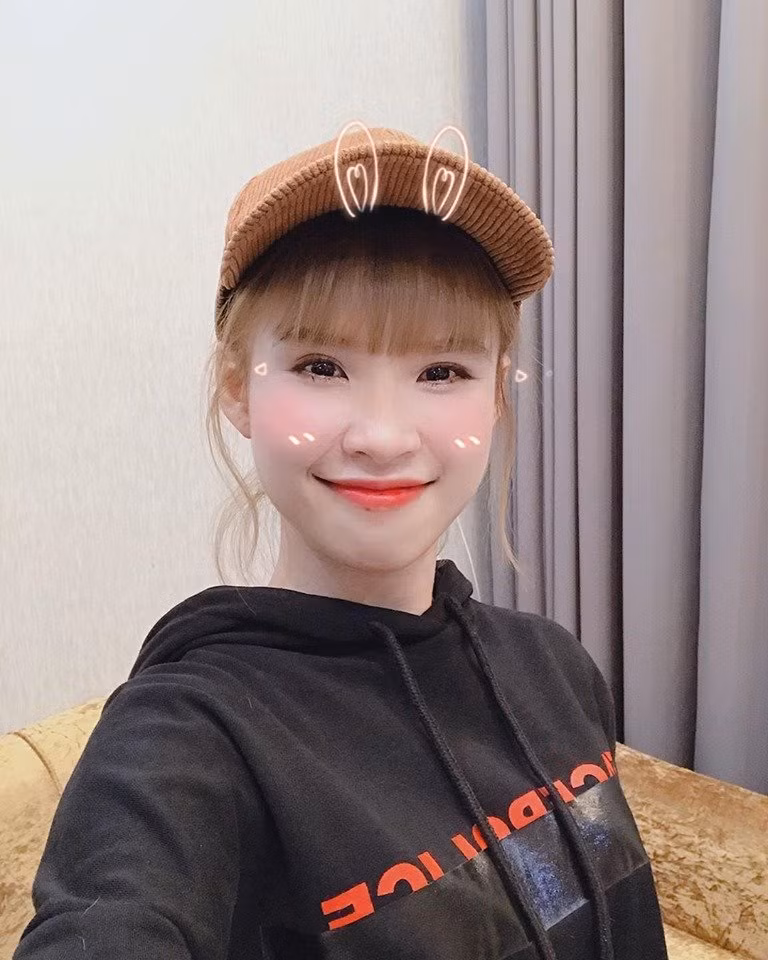 Mặc cả showbiz đua nhau dùng app già nhăn nheo, Khởi My chứng minh nhan sắc lão hóa ngược dù đã chạm ngưỡng U30-2