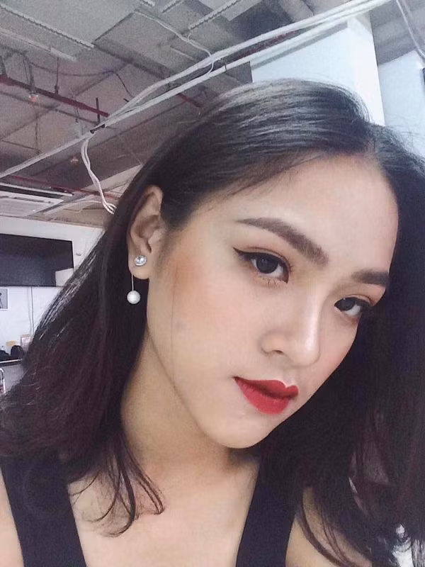 Nữ sinh bất ngờ nổi tiếng vì quá giống "chị Huệ" Thu Quỳnh ảnh 8 Nữ sinh bất ngờ nổi tiếng vì quá giống chị Huệ Thu Quỳnh ảnh 8