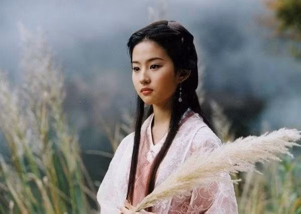 “So kè” nhan sắc 4 nàng Vương Ngữ Yên- người làm khuynh đảo màn ảnh, kẻ lĩnh nhiều gạch đá