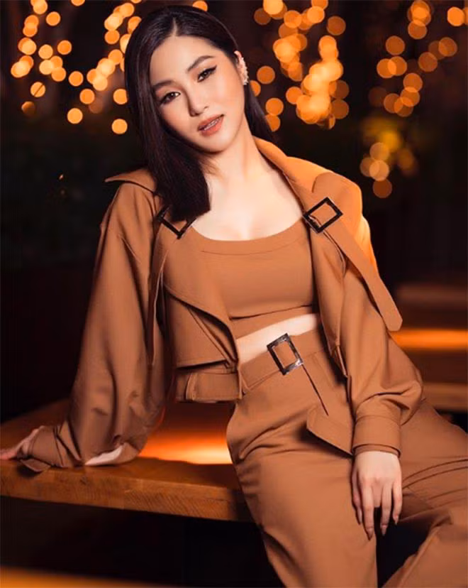 Hình ảnh nóng bỏng và điều gây tò mò nhất của Hương Tràm khi rời xa showbiz - Ảnh 7.