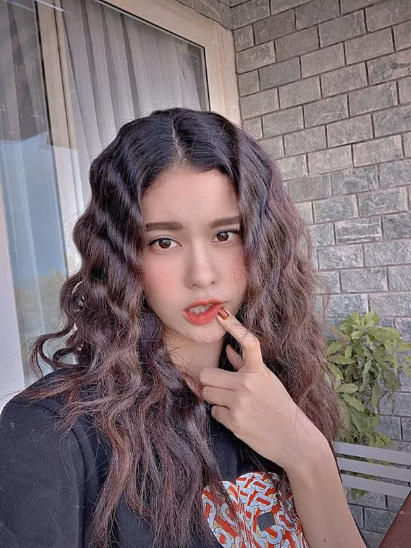 dien mai toc moi, thu hoi ai dam bao truong quynh anh da 30 tuoi, lai la me mot con? - 4