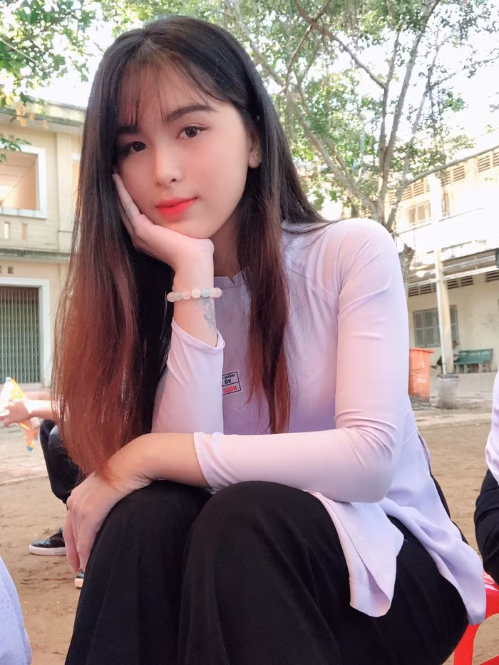 Từ nhỏ đã bị chê bai nhan sắc, nữ sinh 2K quyết tâm “lột xác”, xinh đẹp đến “người quen cũng không nhận ra ảnh 3