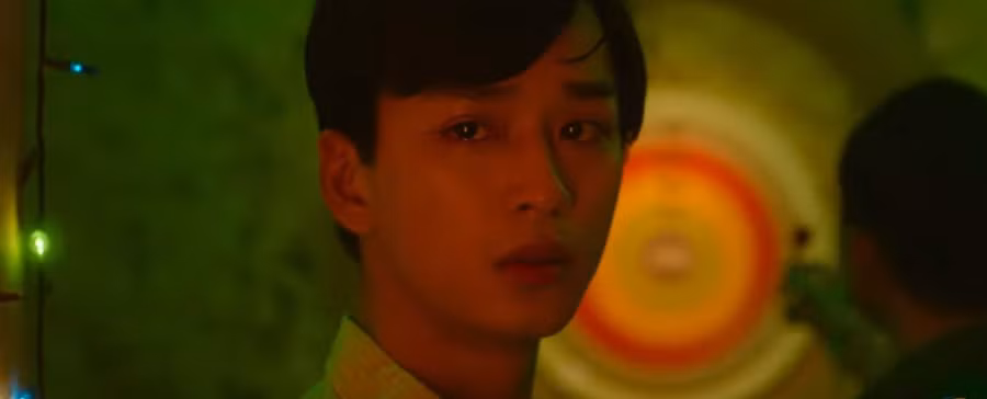 nam chinh mat biec ngoai hinh dien trai so huu doi mat duom buon am anh