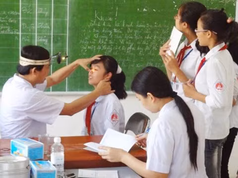 Bảo hiểm y tế học sinh, sinh viên: Sự cần thiết cho quyền lợi của các em