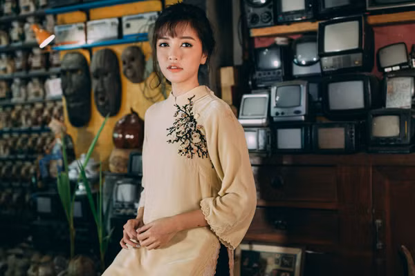 Bích Phương mãi không lấy chồng lại còn tung ca khúc đứng về phe FA ảnh 2 Bích Phương mãi không lấy chồng lại còn tung ca khúc đứng về phe FA ảnh 2
