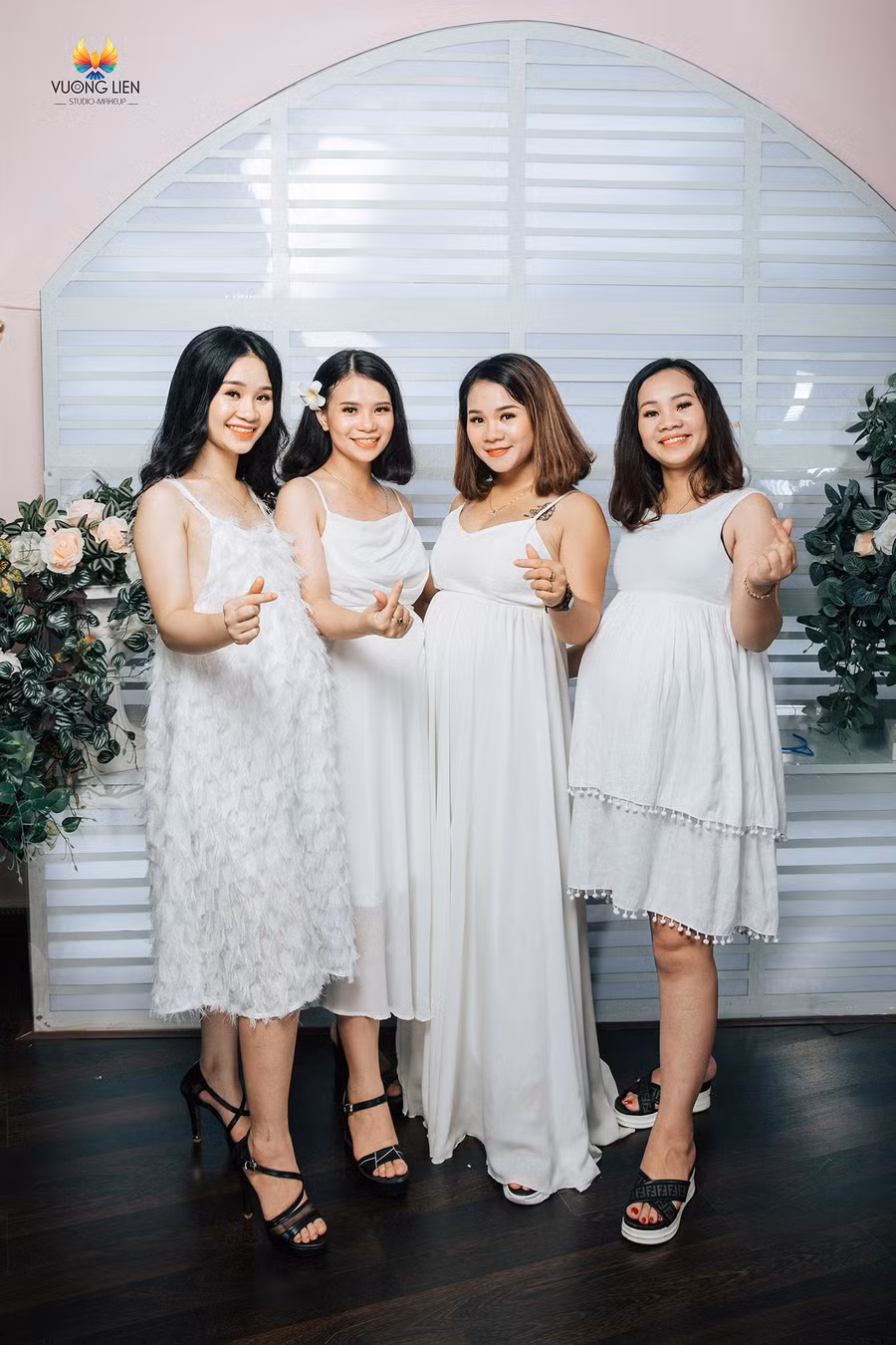 4 chị em ruột cùng mang bầu vượt mặt, nhưng đây mới là điều bất ngờ nhất ảnh 2