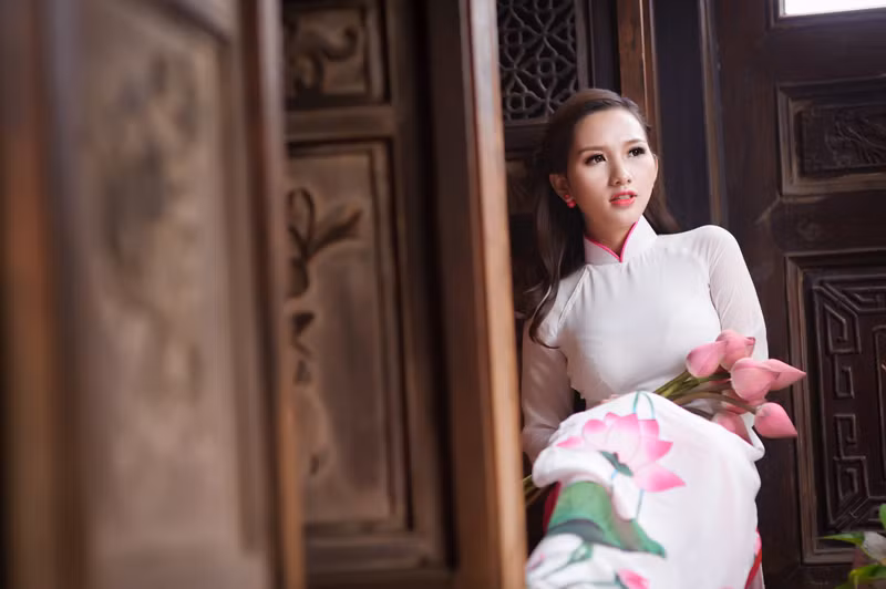 Nữ sinh Sài thành duyên dáng trong tà áo dài trắng