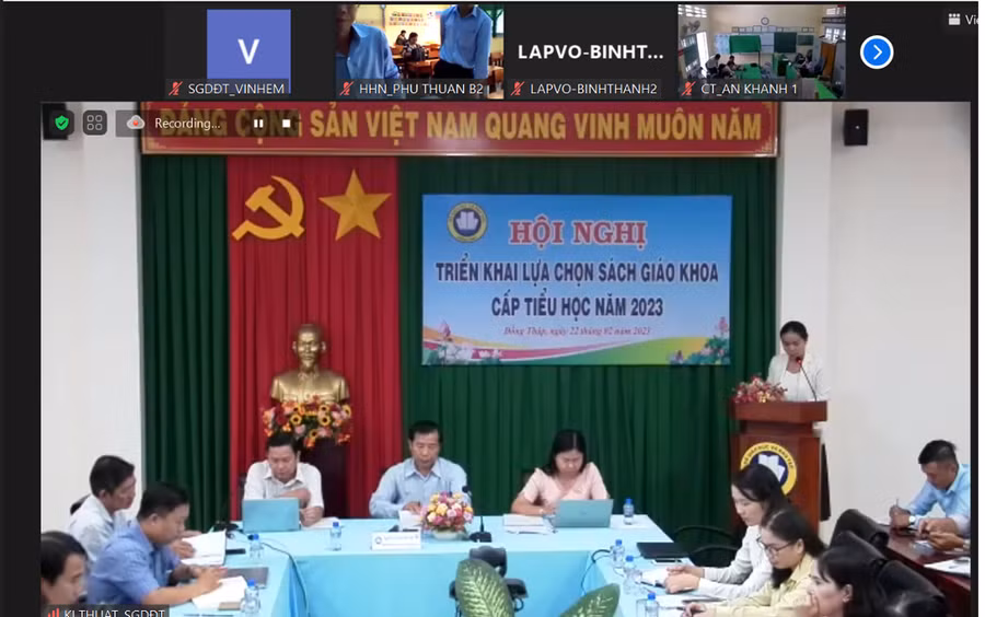 Hội nghị được tổ chức trực tiếp kết hợp trực tuyến.