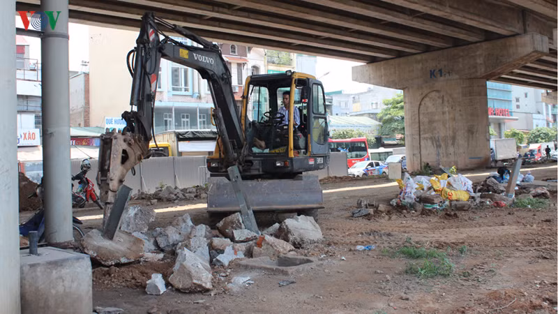 ha noi xen giai phan cach duong vanh dai 3 doan giai phong - phap van hinh 7