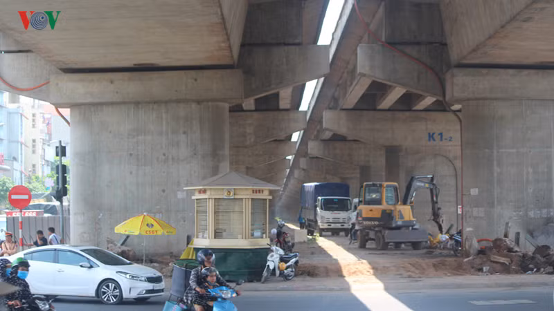 ha noi xen giai phan cach duong vanh dai 3 doan giai phong - phap van hinh 2