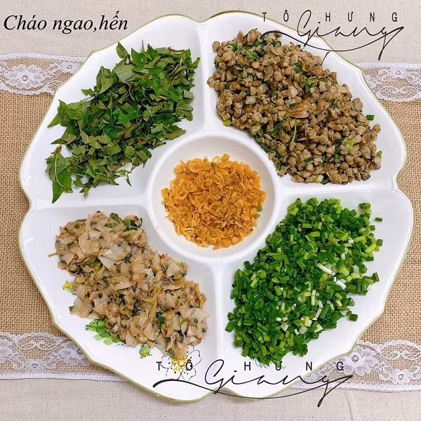 Nguyên liệu nấu cháo khá đơn giản. Cách làm cháo ngao, hến đậu xanh thanh mát