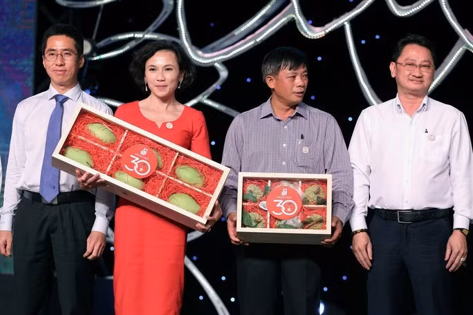 Lạ Việt Nam, chùm nhãn lồng cổ Hưng Yên bán giá 100 triệu đồng-1