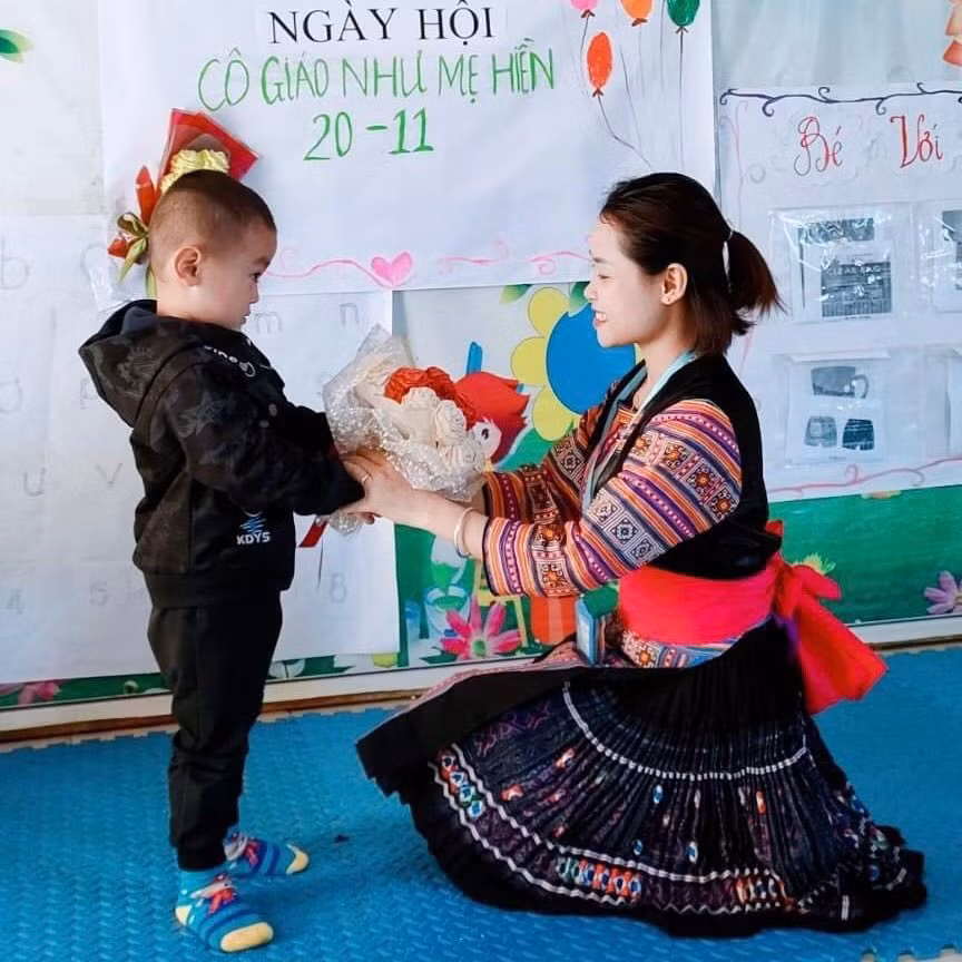 Những món quà "độc", "lạ" của học sinh vùng cao Tây Bắc tri ân thầy cô