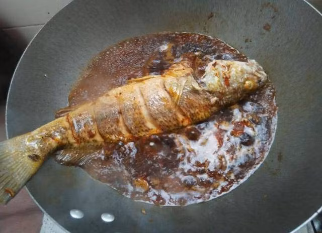 dung cho ca vao om truc tiep, nen them buoc nay mon an vua khong tanh vua deu vi - 3
