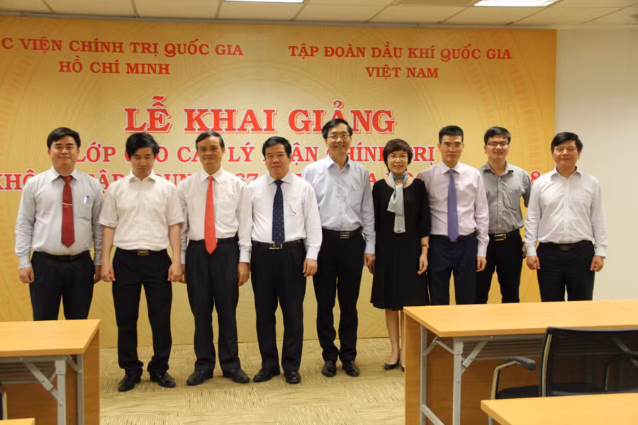 PV GAS đăng cai tổ chức Lớp Cao cấp Chính trị cho ngành Dầu khí phía Nam PV GAS đăng cai tổ chức Lớp Cao cấp Chính trị cho ngành Dầu khí phía Nam