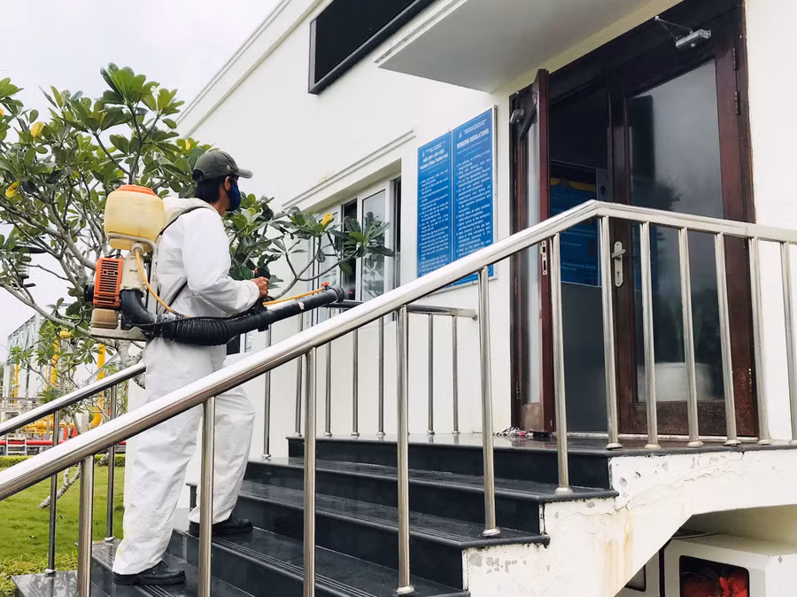 KCM thường xuyên tổ chức phun thuốc khử khuẩn, phòng chống COVID-19 KCM thường xuyên tổ chức phun thuốc khử khuẩn, phòng chống COVID-19