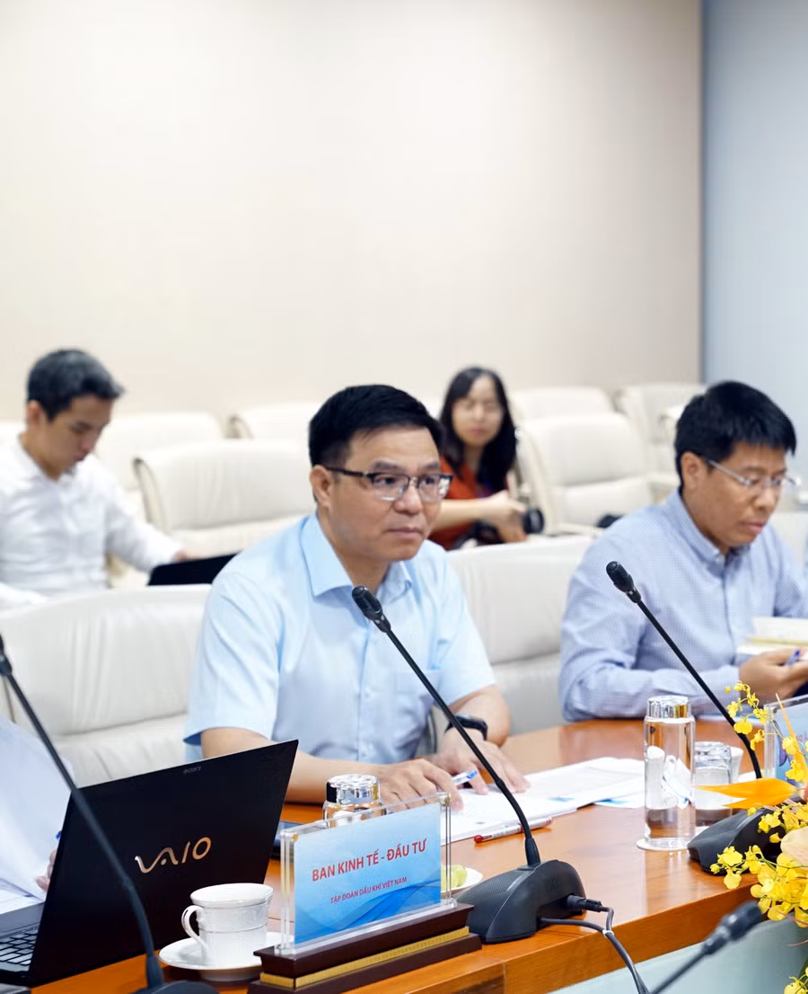Phát biểu của ông Lê Mạnh Hùng, Tổng giám đốc PVN. Phát biểu của ông Lê Mạnh Hùng, Tổng giám đốc PVN.