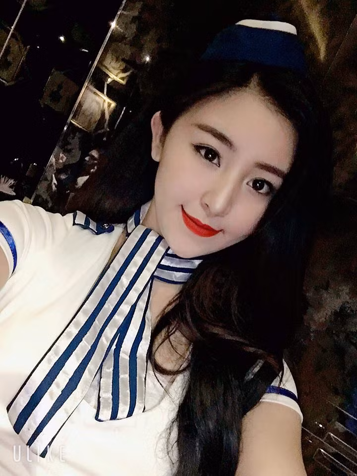 Sau nửa năm trị mụn, gương mặt hot girl bánh tráng trộn đã xinh đẹp trở lại.