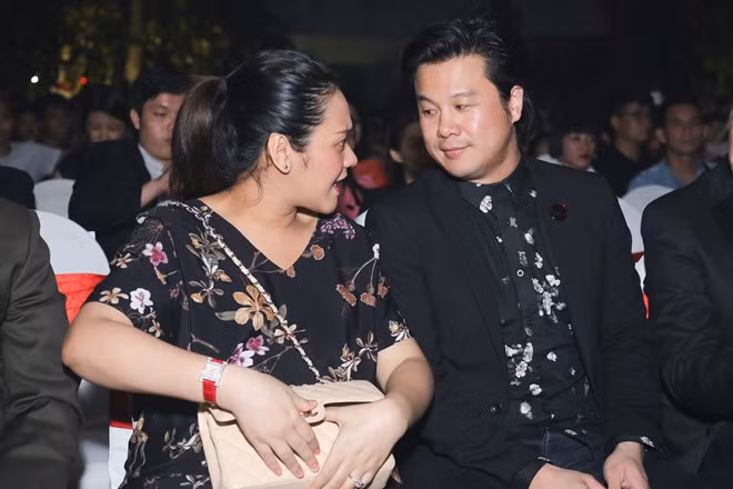 Vợ giàu có, gia thế khủng của dàn sao nam Vbiz: Ái nữ nhà danh gia vọng tộc lui về làm hậu phương vững chắc cho chồng-11