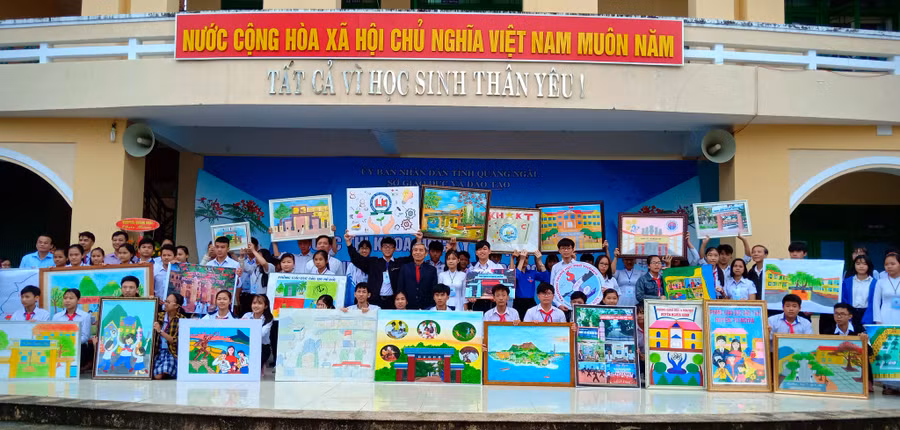 Cuộc thi Khoa học kỹ thuật cấp tỉnh dành cho học sinh trung học năm học 2018-2019 thu hút 185 học sinh tham gia. Cuộc thi Khoa học kỹ thuật cấp tỉnh dành cho học sinh trung học năm học 2018-2019 thu hút 185 học sinh tham gia.