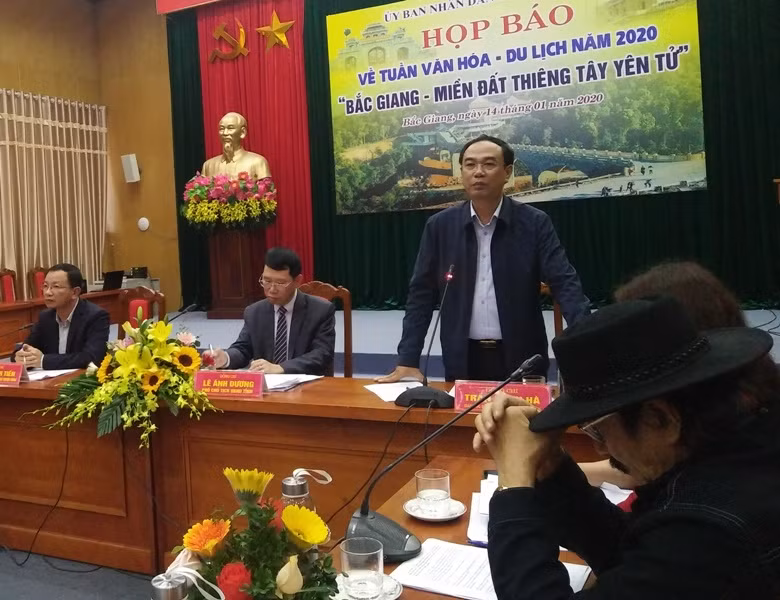 Ông Trần Minh Hà, Giám đốc Sở Văn hóa, thể thao và du lịch thông tin về Tuần Văn hóa - du lịch tỉnh Bắc Giang năm 2020. Ảnh: Bình Thanh Ông Trần Minh Hà, Giám đốc Sở Văn hóa, thể thao và du lịch thông tin về Tuần Văn hóa - du lịch tỉnh Bắc Giang năm 2020. Ảnh: Bình Thanh
