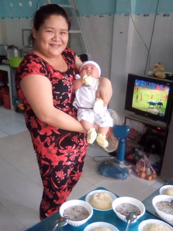 bong thay “co cai gi dap lup bup” trong bung, 9x sai gon di kham nhan ra bau 6 thang - 3