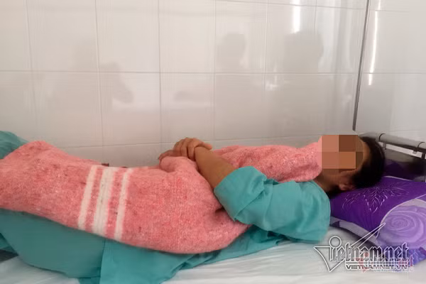 Đình chỉ bác sĩ bị tố đánh nữ điều dưỡng trẻ tại nhà riêng ảnh 1 Bệnh viện thông tin vụ bác sĩ bị tố đánh nữ điều dưỡng trẻ tại nhà riêng