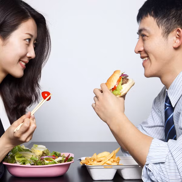 Bốn người trong đời dễ làm bạn tăng cân ảnh 2