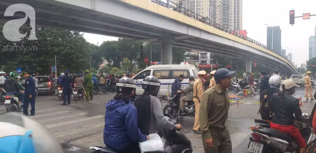 Vụ Mercedes kéo nhiều xe máy bốc cháy, khiến 1 nạn nhân tử vong: Chiếc xe ô tô chồng mới mua vài ngày giao cho vợ sử dụng-3