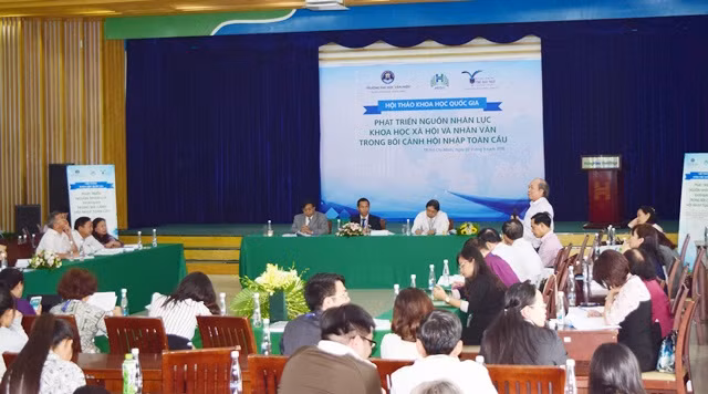 Quang cảnh hội thảo quốc gia về phát triển nguồn nhân lực KHXH&NV trong bối cảnh hội nhập Quang cảnh hội thảo quốc gia về phát triển nguồn nhân lực KHXH&NV trong bối cảnh hội nhập