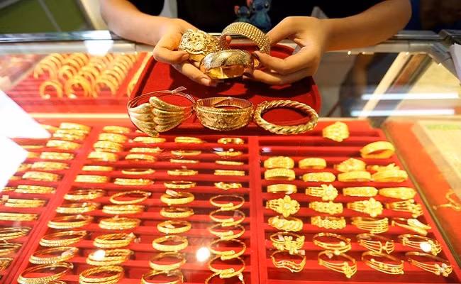 Giá vàng hôm nay 28/4: Quanh mức 85 triệu đồng/lượng