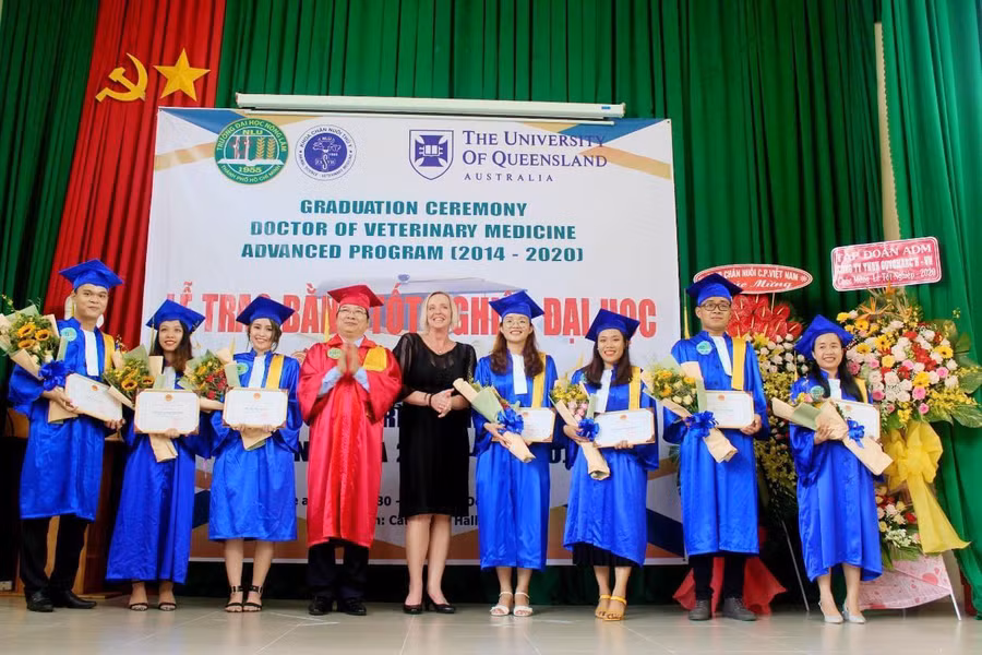 Các tân Bác sĩ Thú y trong ngày vui tốt nghiệp