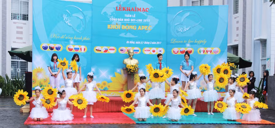 Tiết mục văn nghệ khai mạc Sky – Line - Tuần lễ những công dân nhỏ toàn cầu 2017 