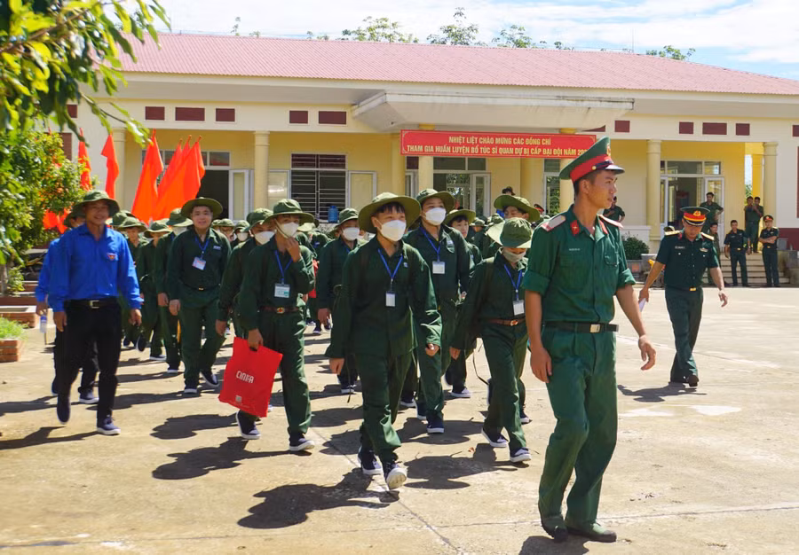 Chương trình “Học kỳ trong quân đội” là cơ hội giúp các em lứa tuổi thiếu niên rèn luyện kỹ năng sống.