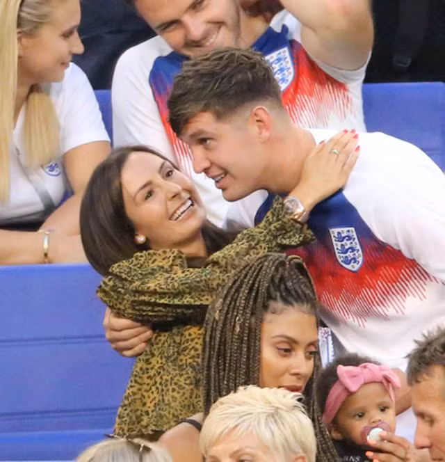 John Stones chỉ vừa mới chia tay Millie Savage.