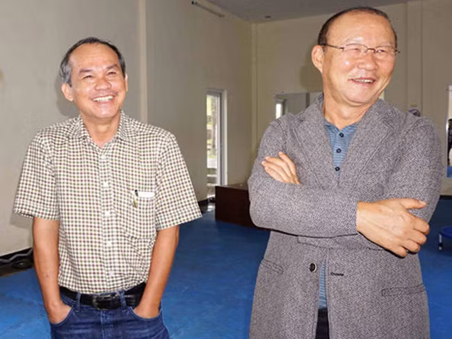 Lý do thật đằng sau chuyện bầu Đức chi 700 triệu/tháng để trả lương cho thầy Park dù không còn liên quan - Ảnh 2.