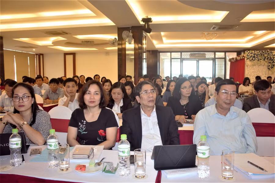 Các đại biểu tại hội thảo