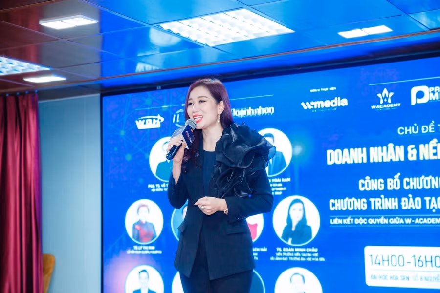 TS Nguyễn Thu Hương - Chủ tịch Tập đoàn WLIN Global Holdings, TGĐ Nam Hương Group, Chủ tịch Học viện WAcademy bày tỏ tâm huyết đối với chương trình học