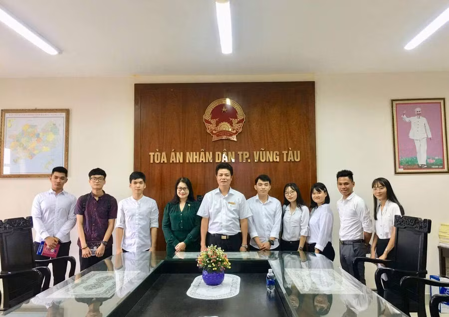 Sinh viên ngành Luật BVU thực tế tại Tòa án nhân dân TP Vũng Tàu