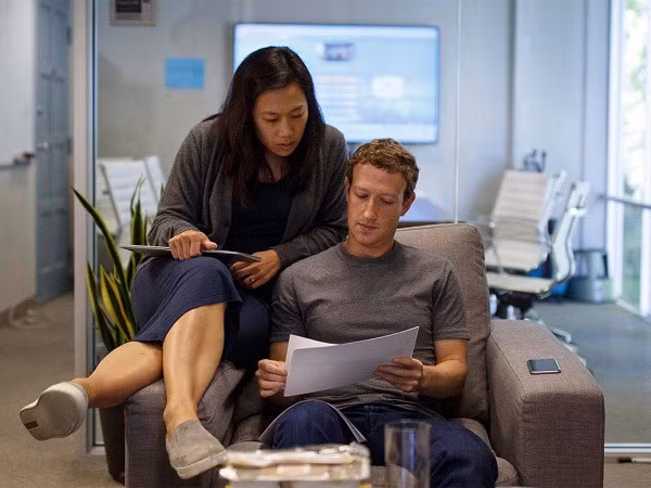 Thì ra đây là bí quyết khiến cô vợ kém xinh làm ông chủ Facebook không những si mê mà còn ngoan ngoãn nghe lời - Ảnh 5.