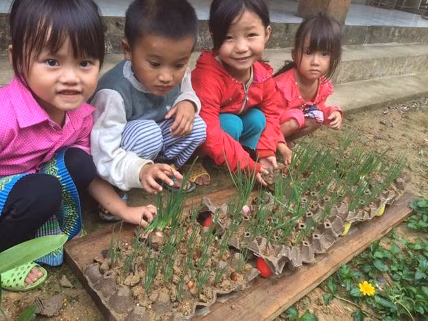 Cô giáo Suối Giàng say nghề yêu trẻ