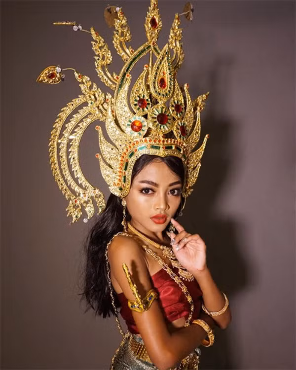 cau be 12 tuoi gia gai gay sot, ai biet duoc gioi tinh cung deu soc hinh anh 3