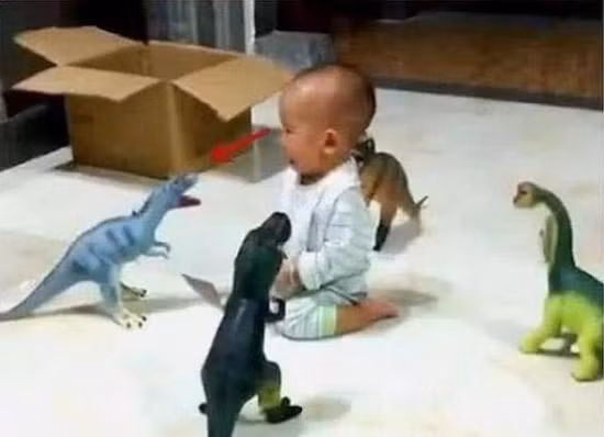 Tình huống "dở khóc dở cười" khi bố chăm trẻ và những điều các ông bố nên làm - Ảnh 1.