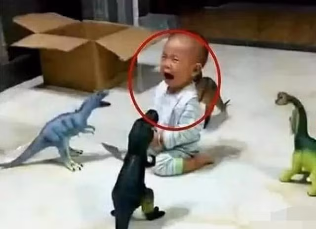 Tình huống "dở khóc dở cười" khi bố chăm trẻ và những điều các ông bố nên làm - Ảnh 3.